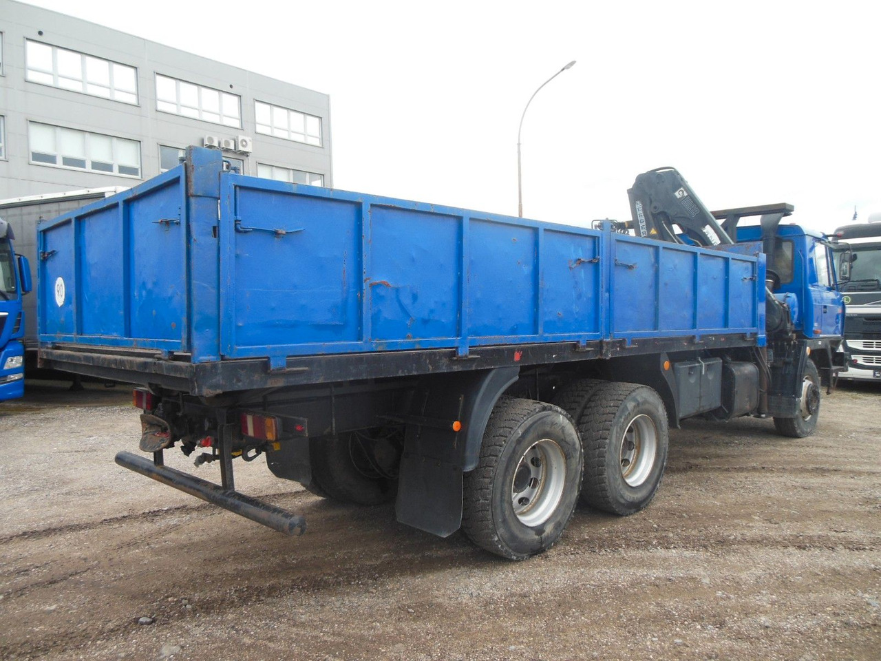 Tatra T 815, 6X6, HIAB 144 B - 3 DUO - Camion plateau, Camion grue: photos 3 Tatra T 815, 6X6, HIAB 144 B - 3 DUO - Camion plateau, Camion grue: photos 3