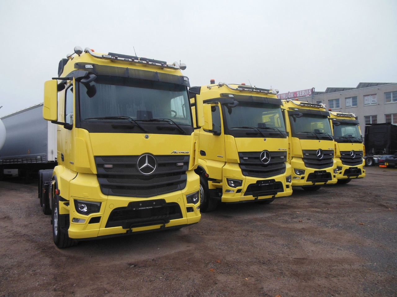 Mercedes-Benz 3353 ACTROS, 6X4, TRK, SET 120 TON, WIE NEUE!E!! - Tracteur routier: photos 2 Mercedes-Benz 3353 ACTROS, 6X4, TRK, SET 120 TON, WIE NEUE!E!! - Tracteur routier: photos 2