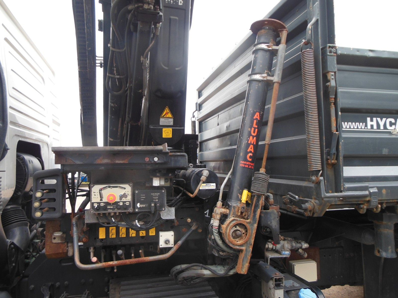 Camion benne, Camion grue Volvo FM 410, 6X2, DREISEITEN KIPPER, HIAB XS 211: photos 9