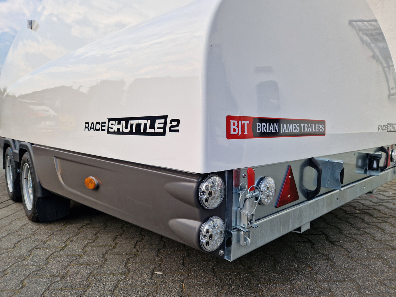 BJT Race Shuttle 2 Transporter 430x195x160cm ankippbar Winde 2600kg 100 km/H Modell 2024 - Remorque porte-voitures: photos 2 BJT Race Shuttle 2 Transporter 430x195x160cm ankippbar Winde 2600kg 100 km/H Modell 2024 - Remorque porte-voitures: photos 2