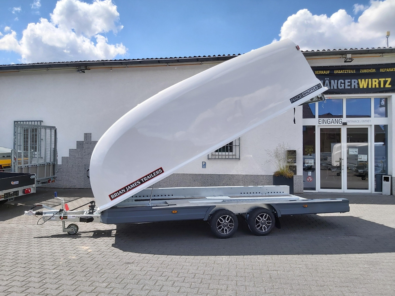 BJT Race Shuttle 3 Transporter 470x195x160cm ankippbar Alufelgen black 100km/H 3000kg - Remorque porte-voitures: photos 1 BJT Race Shuttle 3 Transporter 470x195x160cm ankippbar Alufelgen black 100km/H 3000kg - Remorque porte-voitures: photos 1
