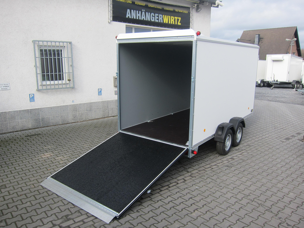 Böckmann Koffer KT 4018/27 H weiß 400x185x200cm +Auffahrrampe (XL) 2700kg - Remorque fourgon: photos 2 Böckmann Koffer KT 4018/27 H weiß 400x185x200cm +Auffahrrampe (XL) 2700kg - Remorque fourgon: photos 2