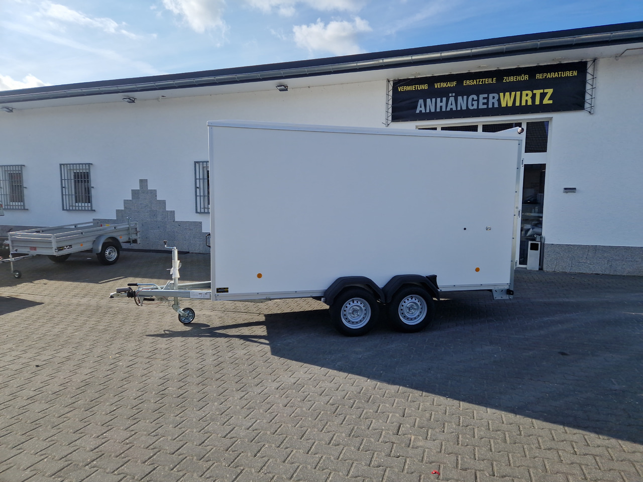 Böckmann Koffer KT 4018/27 H weiß 400x185x202cm (XL) 2700kg Modell 2024 - Remorque fourgon: photos 1 Böckmann Koffer KT 4018/27 H weiß 400x185x202cm (XL) 2700kg Modell 2024 - Remorque fourgon: photos 1