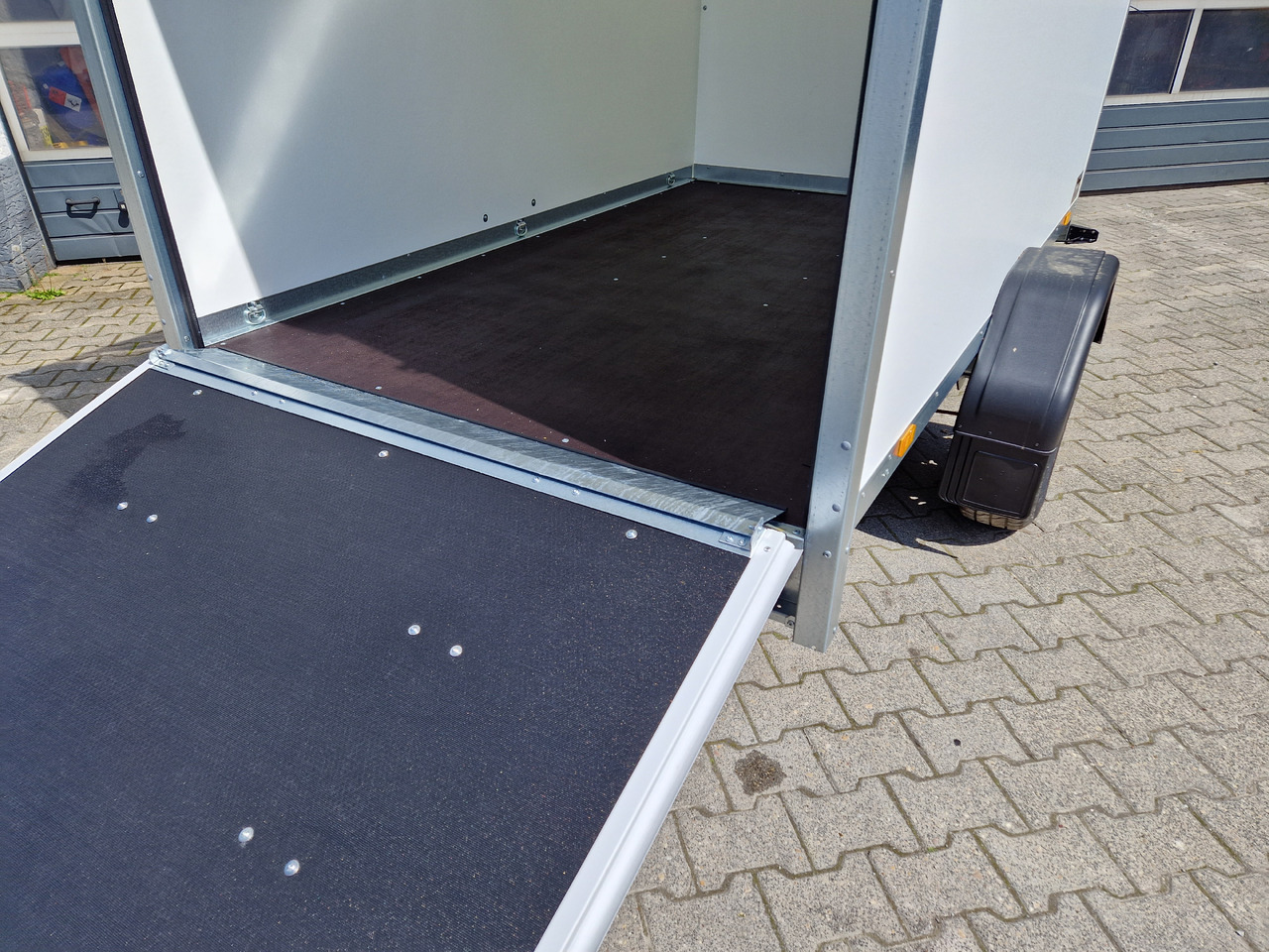 Brenderup Cargo Dynamic CD260 BD R 260x150x185 Heckrampe Wabenwände (S) 1300kg - Remorque fourgon: photos 4 Brenderup Cargo Dynamic CD260 BD R 260x150x185 Heckrampe Wabenwände (S) 1300kg - Remorque fourgon: photos 4