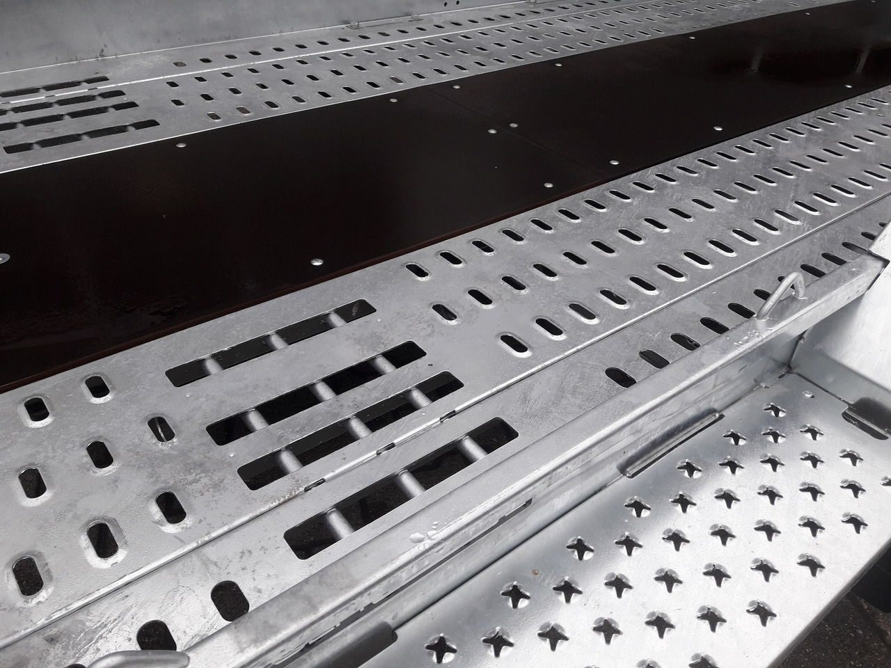 Remorque porte engin Brian James Digger Plant 543-3717-35-2 370x170cm 3500kg Rampen Reserverad 2736kg Nutzlast Aktion 24: photos 7 Remorque porte engin Brian James Digger Plant 543-3717-35-2 370x170cm 3500kg Rampen Reserverad 2736kg Nutzlast Aktion 24: photos 7