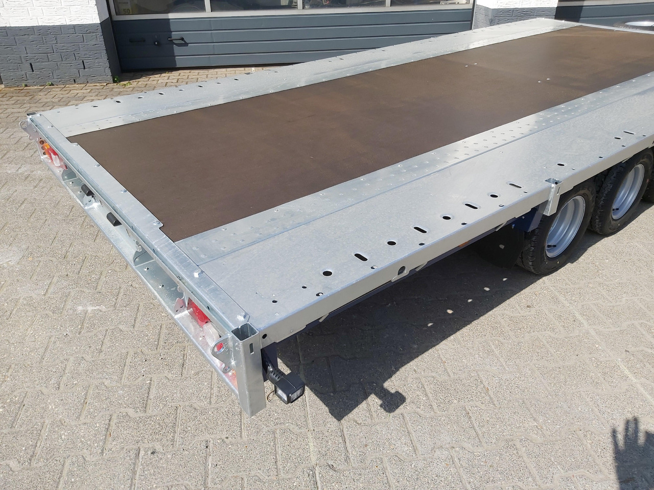 Brian James Trailer CarGO Connect 450x210cm Tridem 10" 3500kg Modell 22 - Remorque plateau: photos 4 Brian James Trailer CarGO Connect 450x210cm Tridem 10" 3500kg Modell 22 - Remorque plateau: photos 4