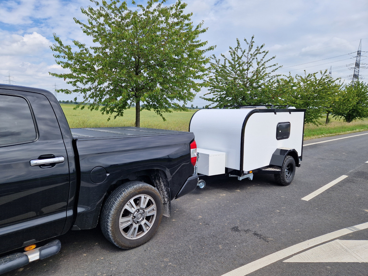 Cargo Base Camp offroad M 290x148x128cm Solar Akku 12 Volt Reeling 1350kg 100km/H - Caravane: photos 2 Cargo Base Camp offroad M 290x148x128cm Solar Akku 12 Volt Reeling 1350kg 100km/H - Caravane: photos 2