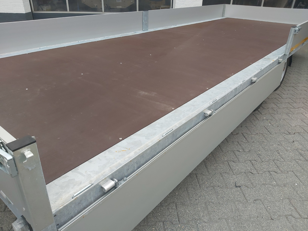Hochlader 556x200x30cm 13" niedrig Fahrwerk 3500kg Abverkauf Aktion - Remorque plateau: photos 4 Hochlader 556x200x30cm 13" niedrig Fahrwerk 3500kg Abverkauf Aktion - Remorque plateau: photos 4