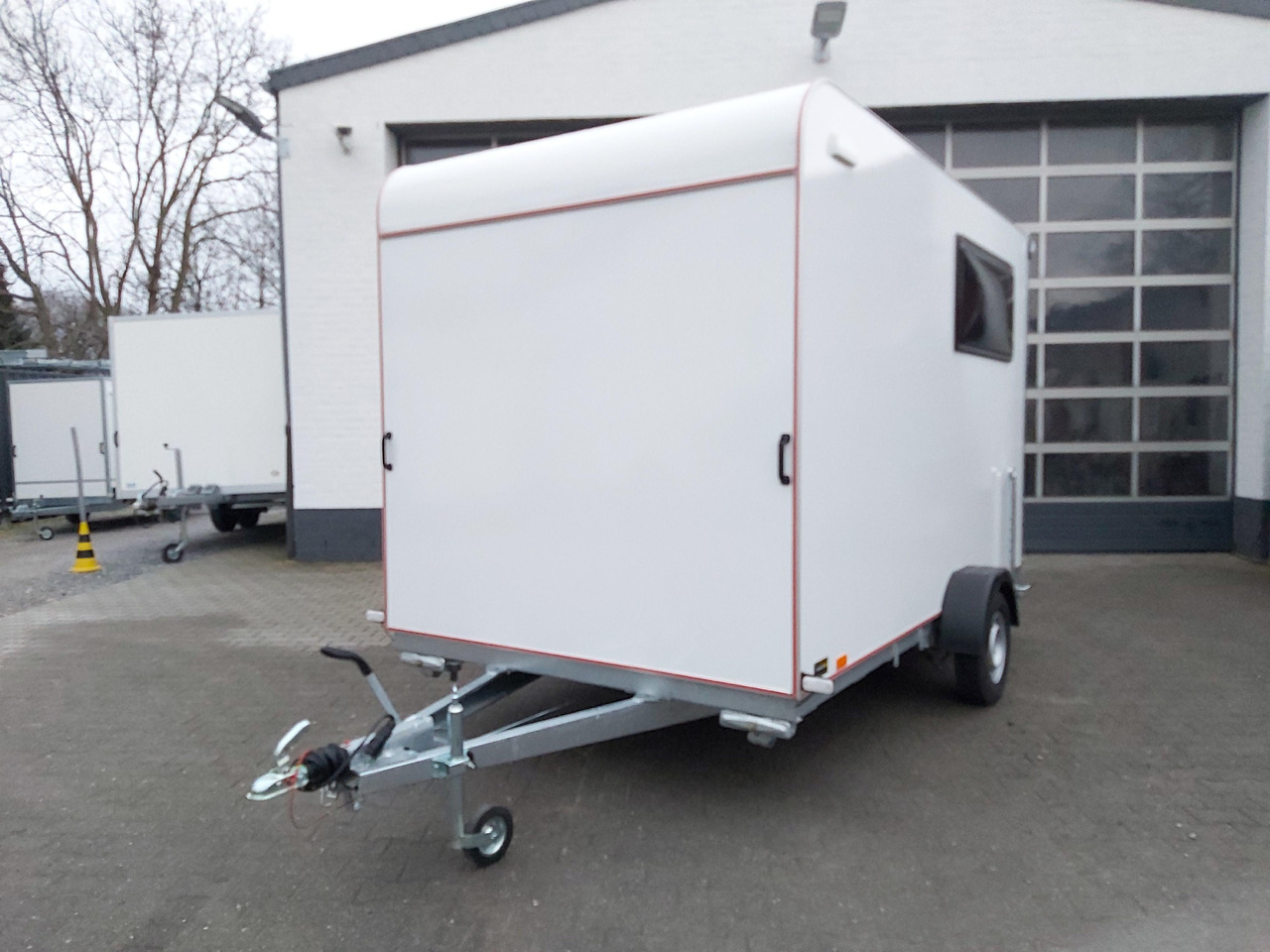 Remorque fourgon Koffer Sport Camp TFS 360.01 1500 360x200x210cm Seitentür Heckrampe 2 Fenster IL 230V 100km/H 1500kg: photos 6