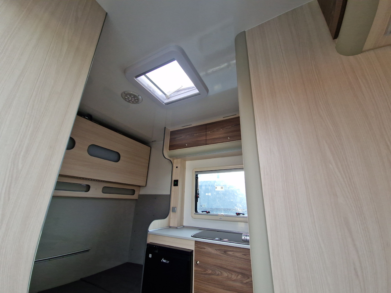 Remorque voiture Koffer Sport Camp TFS 600.01 600x200x210cm Premium Laderaum 300cm Seitentür Wohnabteil 3000kg 100km: photos 8 Remorque voiture Koffer Sport Camp TFS 600.01 600x200x210cm Premium Laderaum 300cm Seitentür Wohnabteil 3000kg 100km: photos 8