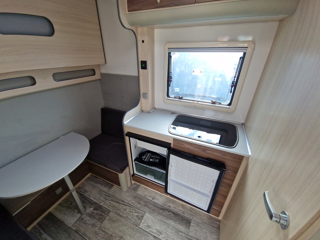 Remorque voiture Koffer Sport Camp TFS 600.01 600x200x210cm Premium Laderaum 300cm Seitentür Wohnabteil 3000kg 100km: photos 12 Remorque voiture Koffer Sport Camp TFS 600.01 600x200x210cm Premium Laderaum 300cm Seitentür Wohnabteil 3000kg 100km: photos 12