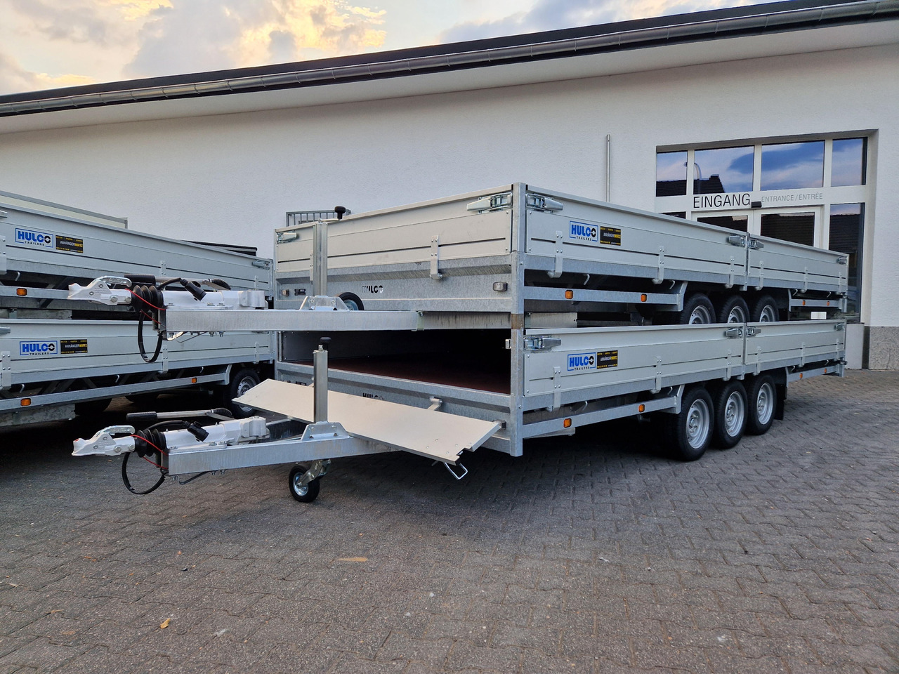 MEDAX - 3 3500 502x223x30cm Tridem 12" niedrig Fahrwerk (XXL) 3500kg - Remorque plateau: photos 1 MEDAX - 3 3500 502x223x30cm Tridem 12" niedrig Fahrwerk (XXL) 3500kg - Remorque plateau: photos 1