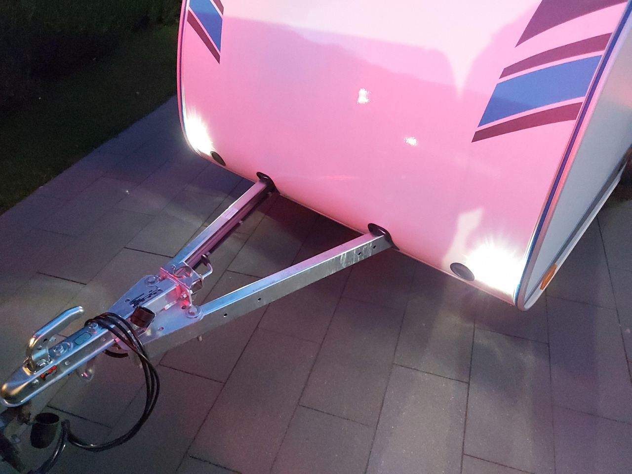 Caravane Mini Camper Mini Tommy TMC25 Basic V1 252x140x121cm Küche 100km/H 750kg ohne Bremse Winter Aktion: photos 15 Caravane Mini Camper Mini Tommy TMC25 Basic V1 252x140x121cm Küche 100km/H 750kg ohne Bremse Winter Aktion: photos 15