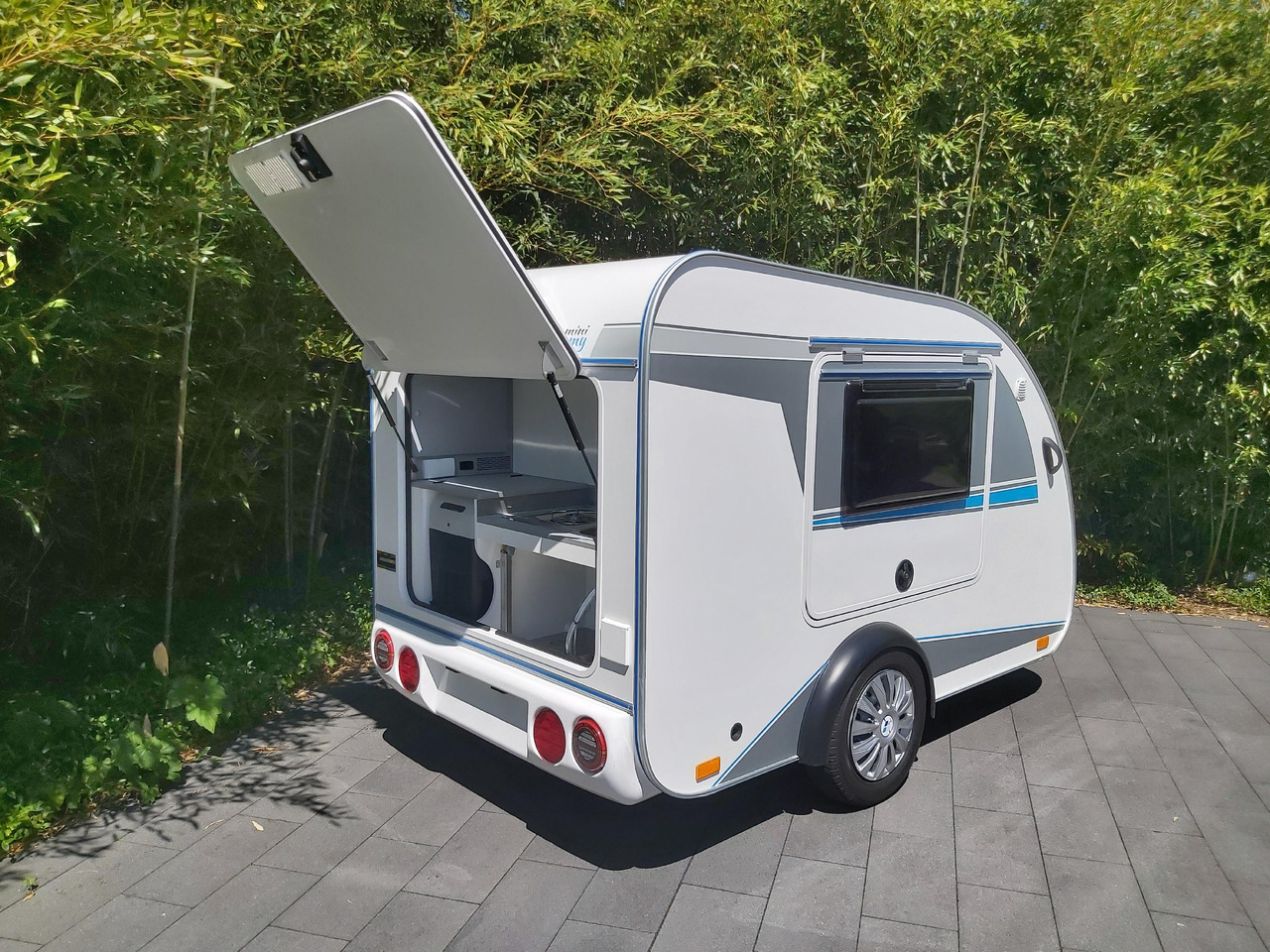 Caravane Mini Camper Mini Tommy TMC25 Basic V1 252x140x121cm Küche 100km/H 750kg ohne Bremse Winter Aktion: photos 6 Caravane Mini Camper Mini Tommy TMC25 Basic V1 252x140x121cm Küche 100km/H 750kg ohne Bremse Winter Aktion: photos 6