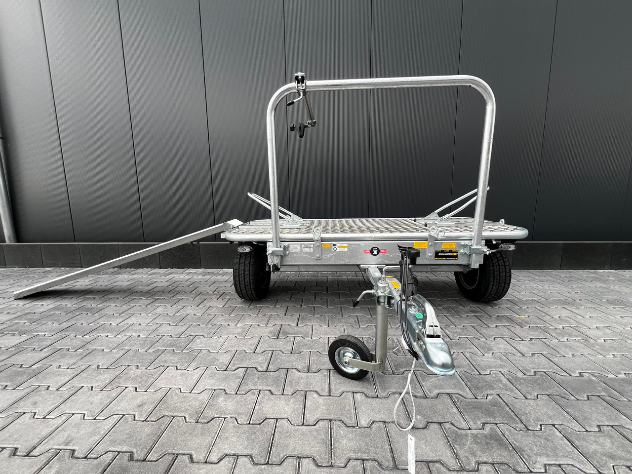 Motorradanhänger Roadster Motocamp 1 quer 200x80cm 750kg 100km/H - Remorque pour moto: photos 5 Motorradanhänger Roadster Motocamp 1 quer 200x80cm 750kg 100km/H - Remorque pour moto: photos 5