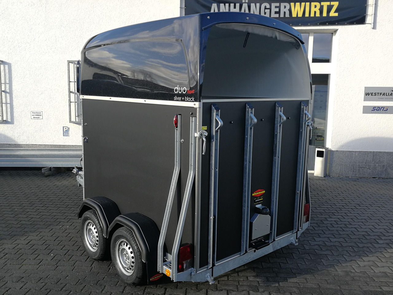 Van chevaux Pferdeanhänger Böckmann DUO Esprit silver black Sattelkammer Aluboden Trittschutz 2400kg 100 km/H: photos 6