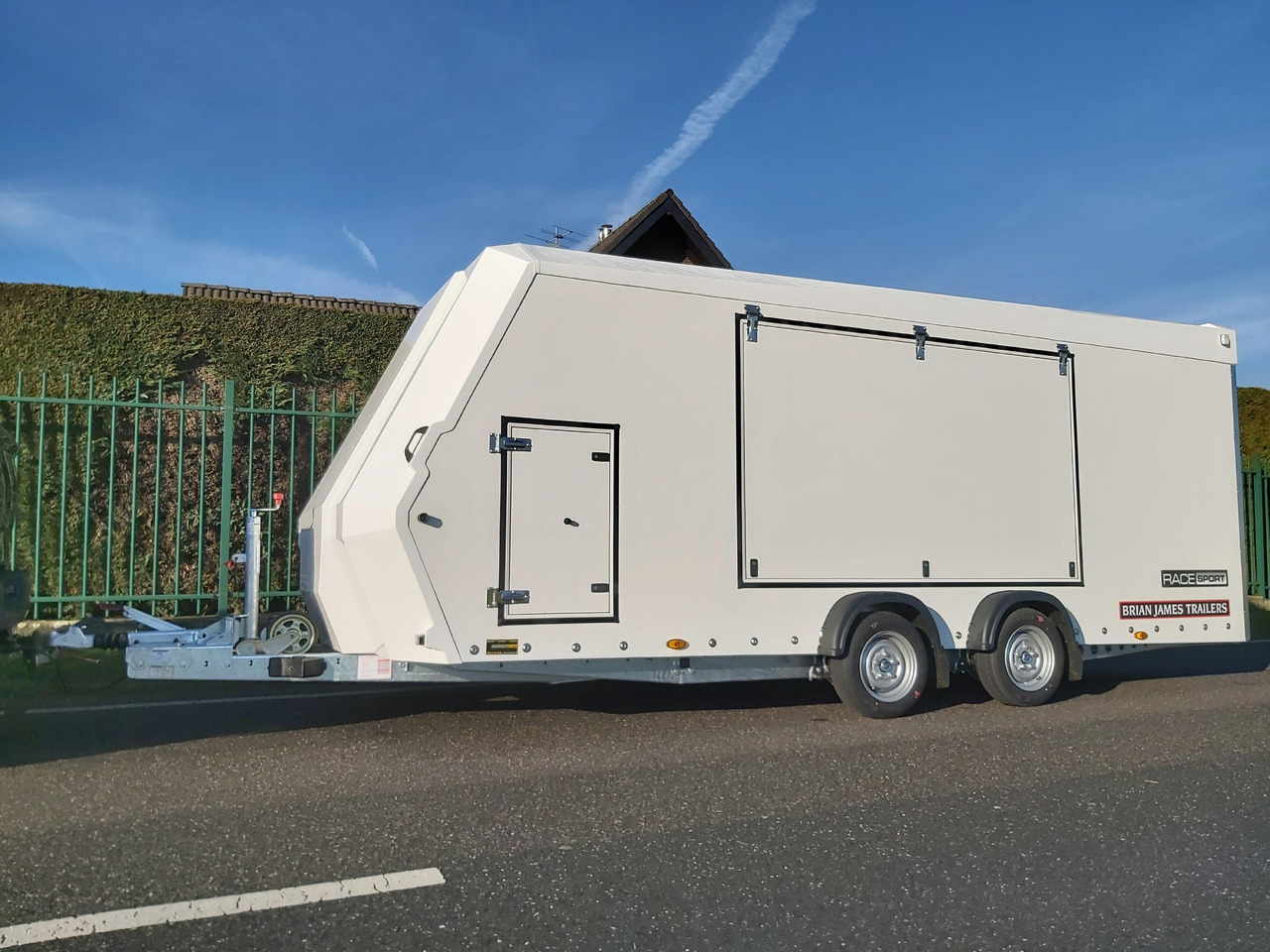 Race Sport Transporter 500x200x175cm 3000kg geschützter Fahrzeugtranport - Remorque porte-voitures: photos 2 Race Sport Transporter 500x200x175cm 3000kg geschützter Fahrzeugtranport - Remorque porte-voitures: photos 2