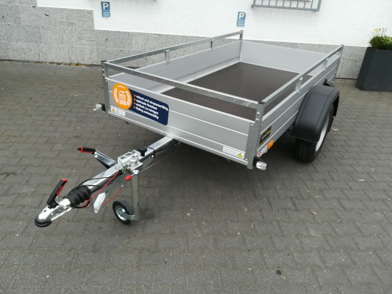 Saris Anhänger DV135 McAlu Pro MP 255x133x43cm (S) 1350kg Online Aktion Modell 2024 - Remorque voiture: photos 3 Saris Anhänger DV135 McAlu Pro MP 255x133x43cm (S) 1350kg Online Aktion Modell 2024 - Remorque voiture: photos 3