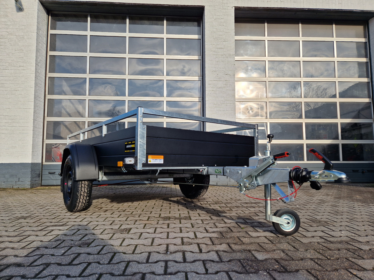 Saris Anhänger DV135 McAlu Pro MP 255x133x43cm blackline (S) 1350kg black deal Aktion - Remorque voiture: photos 3 Saris Anhänger DV135 McAlu Pro MP 255x133x43cm blackline (S) 1350kg black deal Aktion - Remorque voiture: photos 3