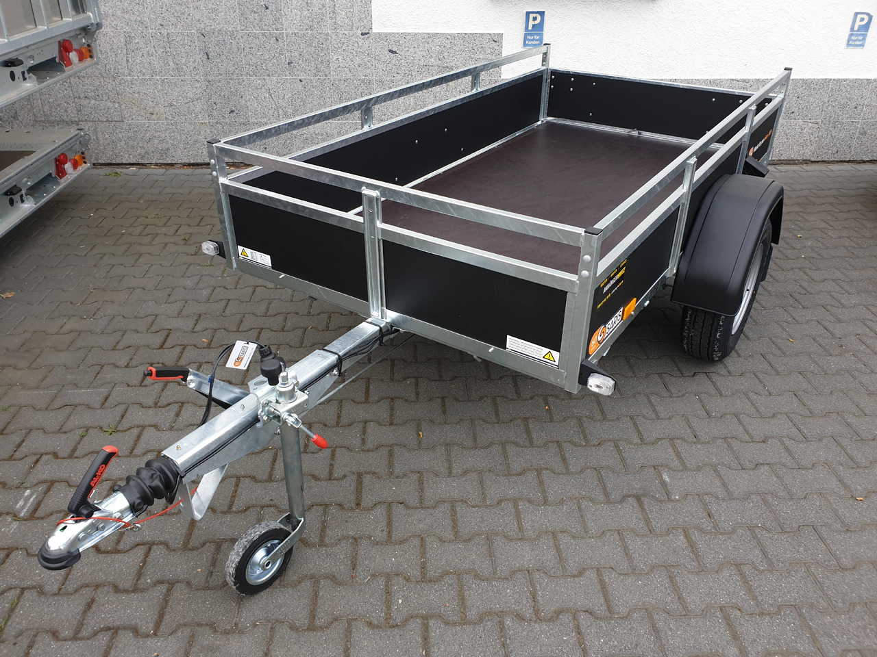 Saris BMG 135 Classic Wood 255x133x45cm (S) 1350kg Abverkauf Aktion - Remorque voiture: photos 1 Saris BMG 135 Classic Wood 255x133x45cm (S) 1350kg Abverkauf Aktion - Remorque voiture: photos 1