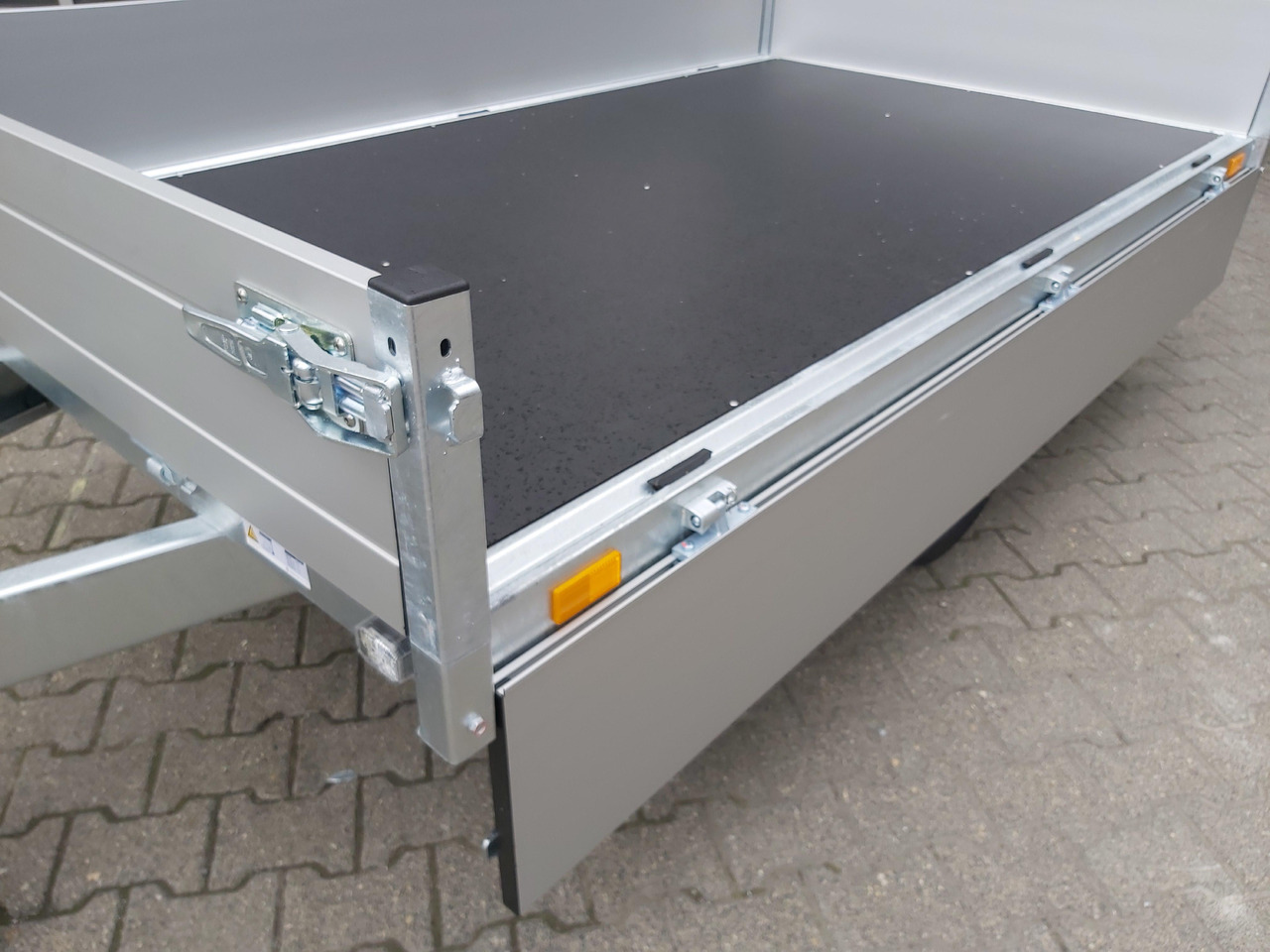 Saris PL 256 150 1500 1 256x150x30cm 13" 1500kg Modell 2024 - Remorque voiture: photos 4 Saris PL 256 150 1500 1 256x150x30cm 13" 1500kg Modell 2024 - Remorque voiture: photos 4