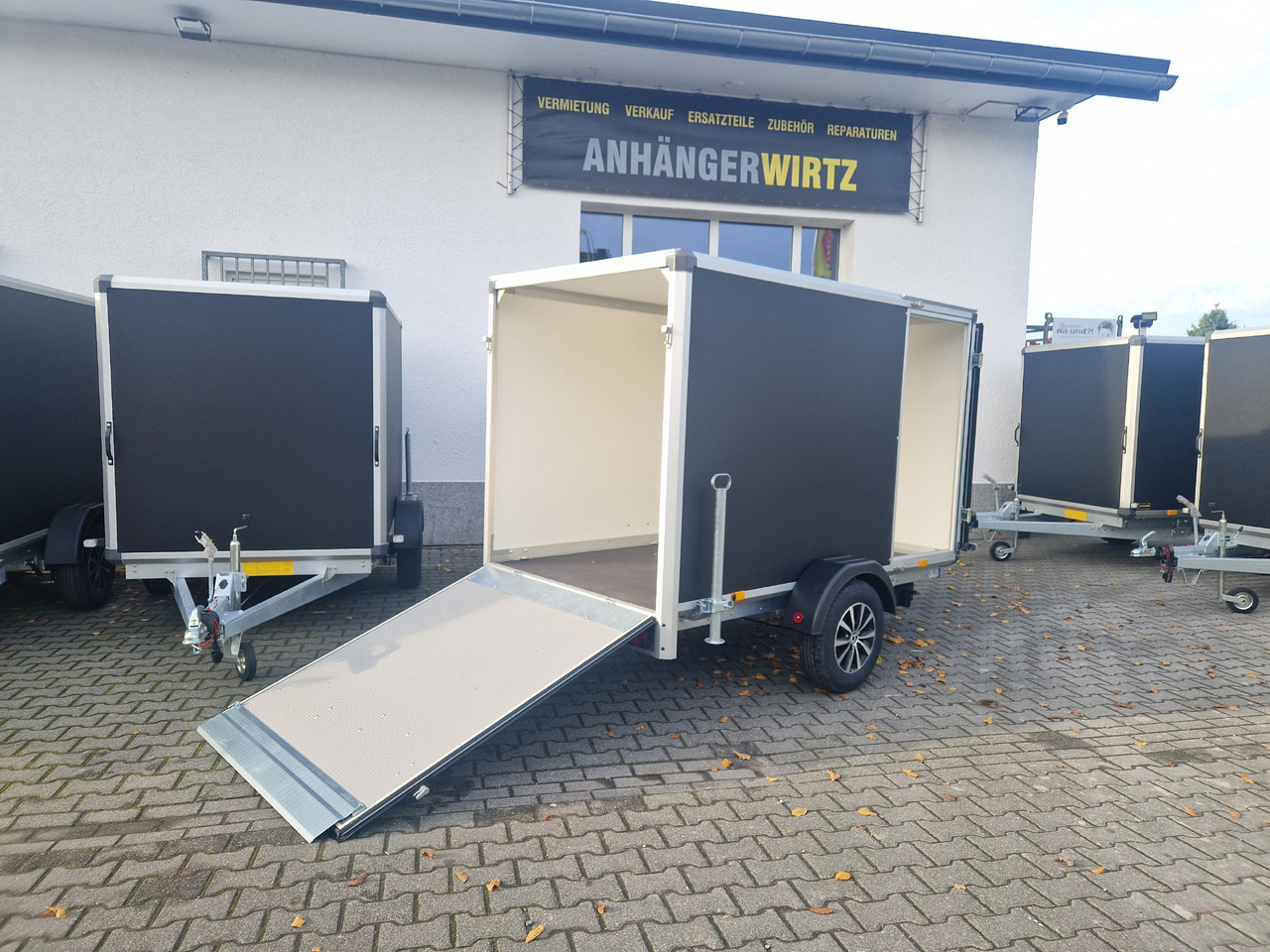 Variant C1315 C2 Edition black 258x148x157cm Aluf. Heckrampe Seitentür 1350kg 100 km/H black deal - Remorque pour moto: photos 3 Variant C1315 C2 Edition black 258x148x157cm Aluf. Heckrampe Seitentür 1350kg 100 km/H black deal - Remorque pour moto: photos 3