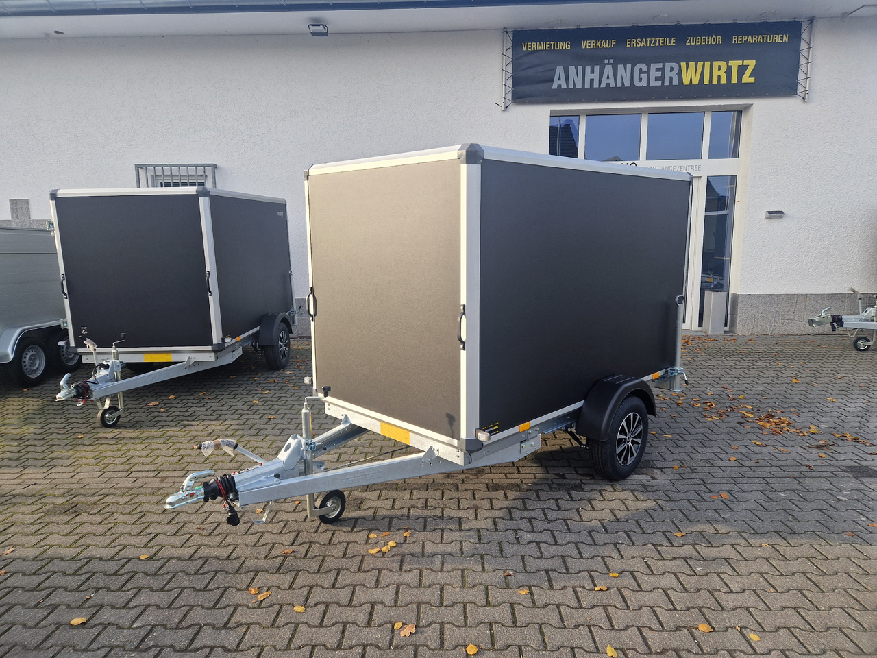 Variant C1315 C2 Edition black 258x148x157cm Alufelgen darkline 1350kg 100km/H 2024 black deal - Remorque fourgon: photos 1 Variant C1315 C2 Edition black 258x148x157cm Alufelgen darkline 1350kg 100km/H 2024 black deal - Remorque fourgon: photos 1