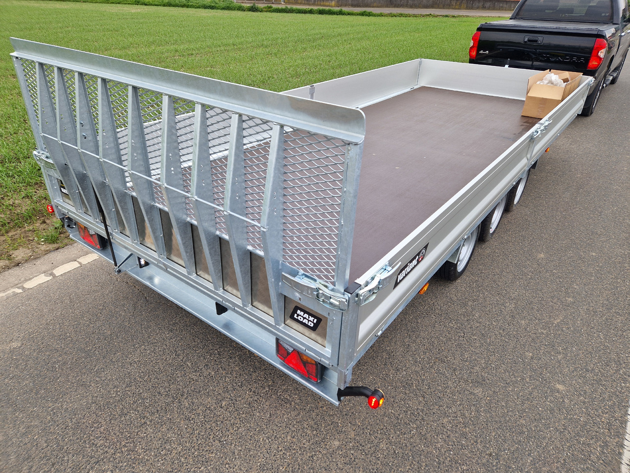 Variant Maschinentransporter 3553 UX Maxi Load LED Tridem Parabelfeder 3500kg Modell 2024 - Remorque benne: photos 5 Variant Maschinentransporter 3553 UX Maxi Load LED Tridem Parabelfeder 3500kg Modell 2024 - Remorque benne: photos 5
