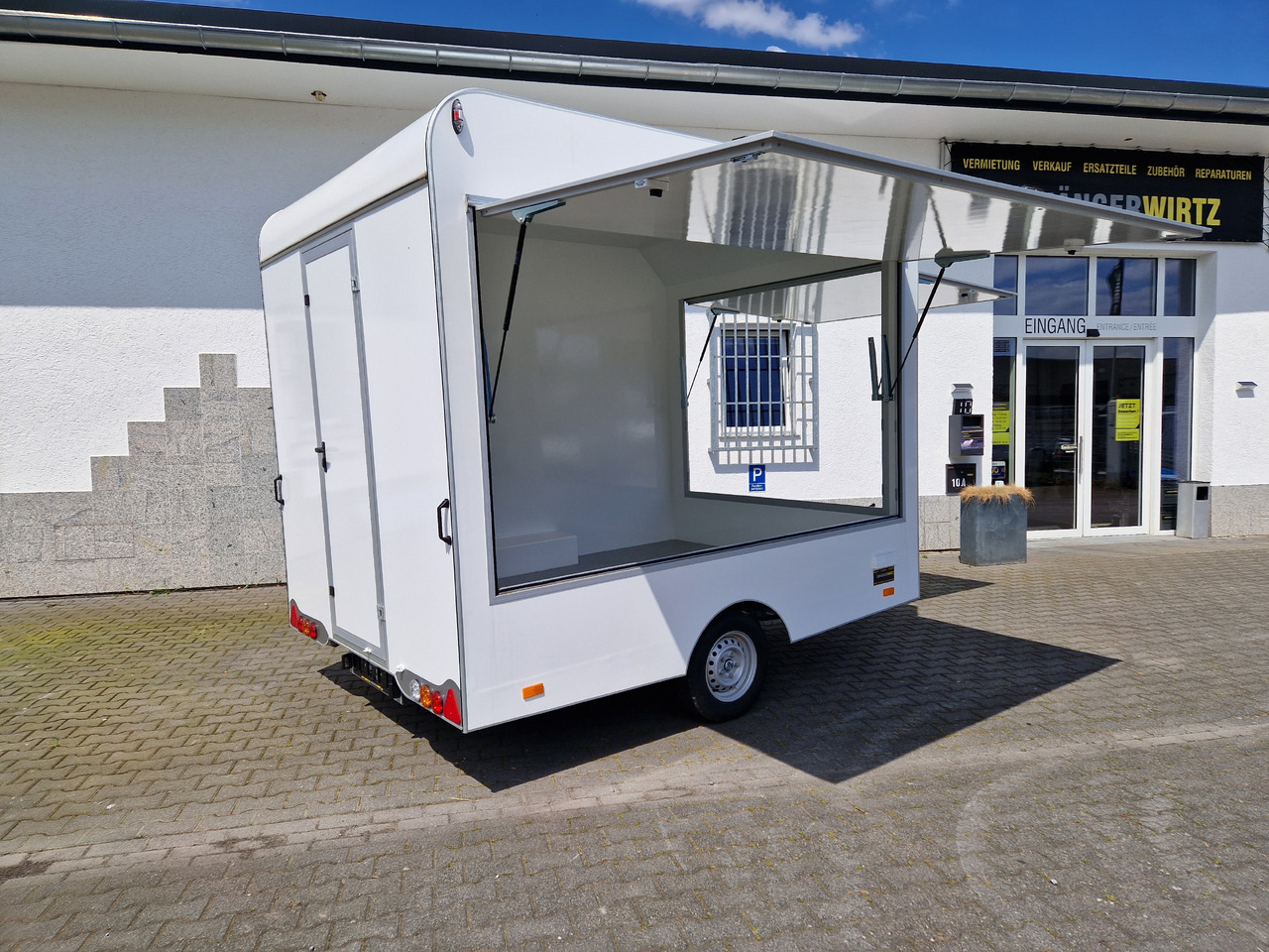 Verkaufsanhänger VK 300 220 aero retro 300x220x230cm 2 Verkaufsklappen rechts & vorn Hecktür 1300kg - Remorque magasin: photos 3 Verkaufsanhänger VK 300 220 aero retro 300x220x230cm 2 Verkaufsklappen rechts & vorn Hecktür 1300kg - Remorque magasin: photos 3