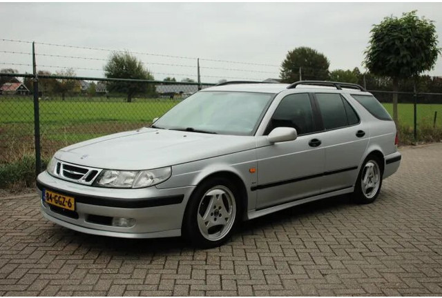 Saab 9-5 Estate 2.3 TURBO S Aero - Voiture: photos 1 Saab 9-5 Estate 2.3 TURBO S Aero - Voiture: photos 1