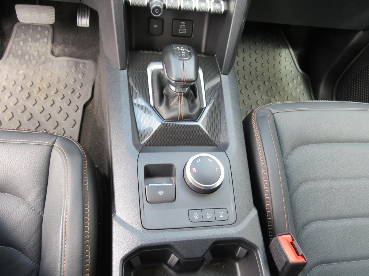 VOLKSWAGEN Amarok PanAmericana 3.0 TDI 177 kW Doka 4MOTION ZV - Pick-up, Utilitaire double cabine: photos 4 VOLKSWAGEN Amarok PanAmericana 3.0 TDI 177 kW Doka 4MOTION ZV - Pick-up, Utilitaire double cabine: photos 4