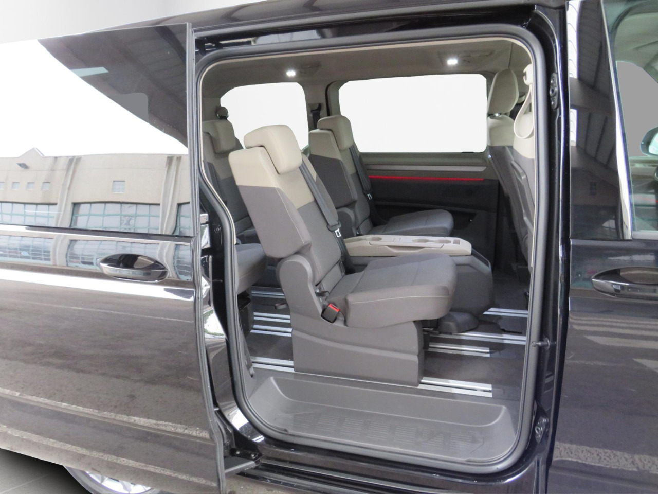 Voiture VOLKSWAGEN T7 Multivan 2.0 TDI 110 kW Life Navi LED Klima: photos 7