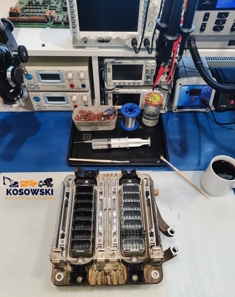 DOOSAN DL420 - Bloc de gestion pour Pelle sur chenille: photos 5 DOOSAN DL420 - Bloc de gestion pour Pelle sur chenille: photos 5