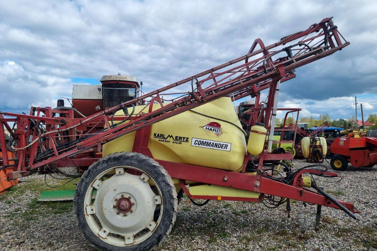 Hardi Commander 2600 - Pulvérisateur traîné: photos 1 Hardi Commander 2600 - Pulvérisateur traîné: photos 1