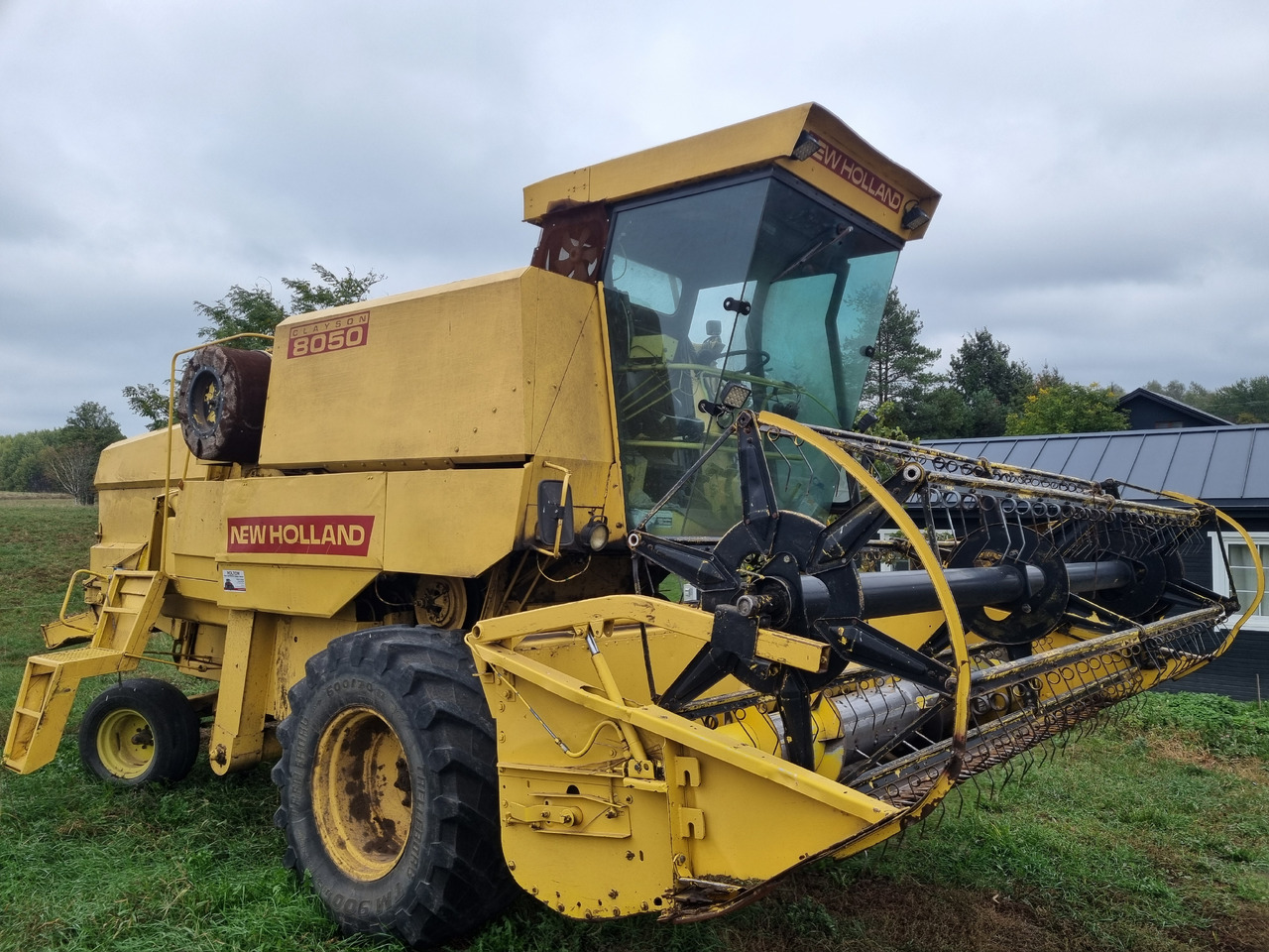 New Holland 8050 - Moissonneuse-batteuse: photos 2 New Holland 8050 - Moissonneuse-batteuse: photos 2