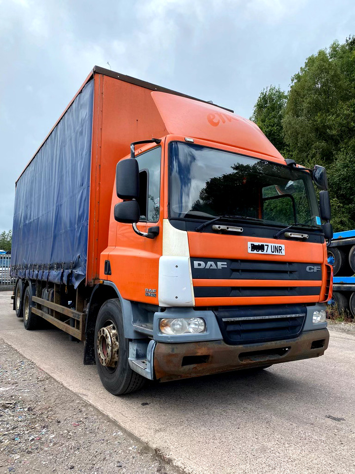 DAF 75CF 310 6X2 - Camion à rideaux coulissants: photos 1 DAF 75CF 310 6X2 - Camion à rideaux coulissants: photos 1