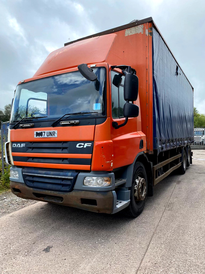 DAF 75CF 310 6X2 - Camion à rideaux coulissants: photos 2 DAF 75CF 310 6X2 - Camion à rideaux coulissants: photos 2