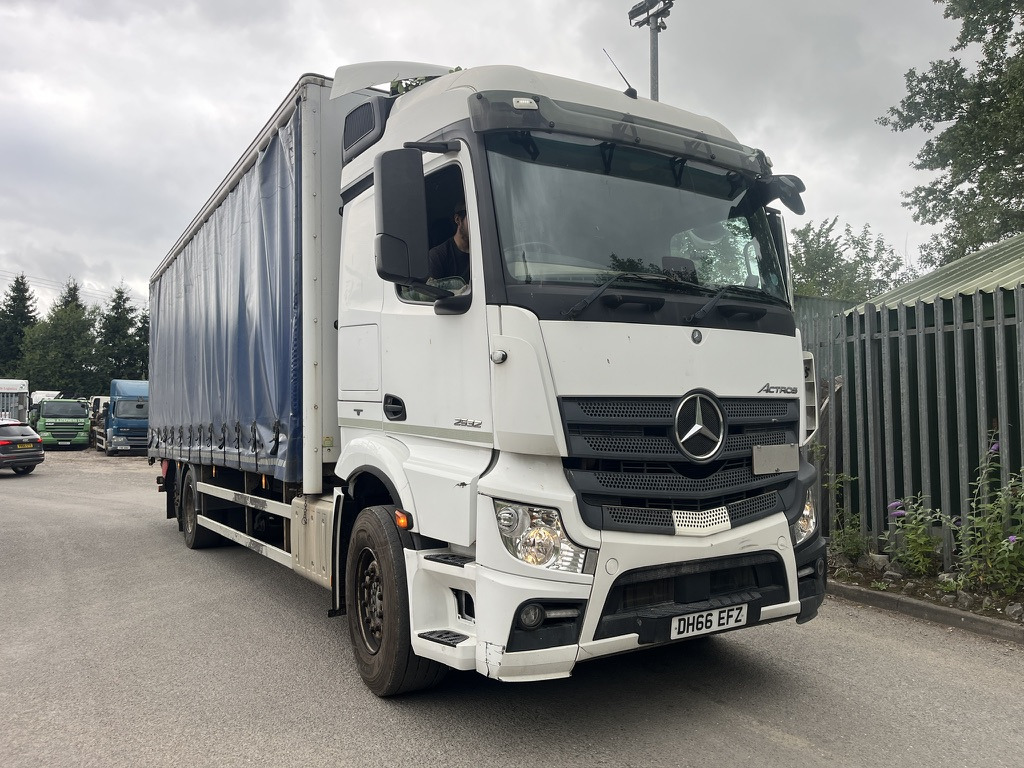 Mercedes Actros 2532 6x2 Curtaij side - Camion à rideaux coulissants: photos 1 Mercedes Actros 2532 6x2 Curtaij side - Camion à rideaux coulissants: photos 1