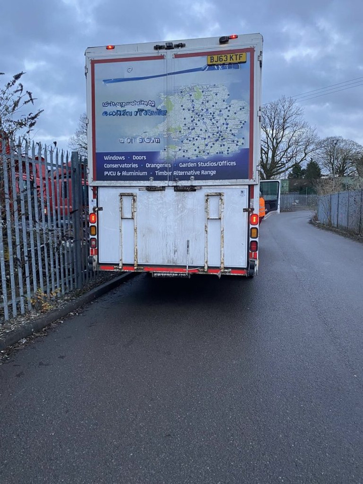 Scania P230 4x2 Box Van - Fourgon grand volume: photos 3 Scania P230 4x2 Box Van - Fourgon grand volume: photos 3