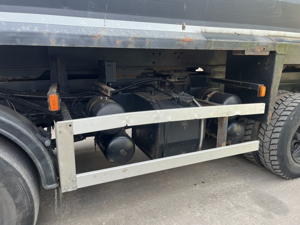Scania P420 8x4 - Camion benne: photos 4 Scania P420 8x4 - Camion benne: photos 4