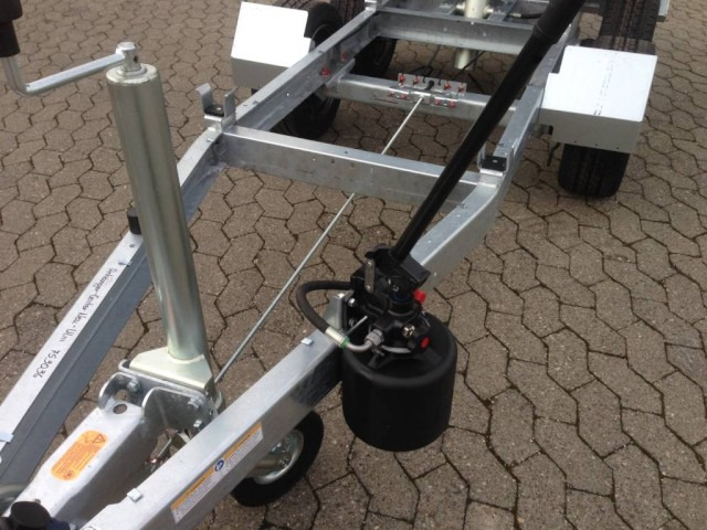 Humbaur HUK 272715 Heckkipper 2,7 t. 2680 x 1500 x 300mm - Remorque benne: photos 4 Humbaur HUK 272715 Heckkipper 2,7 t. 2680 x 1500 x 300mm - Remorque benne: photos 4