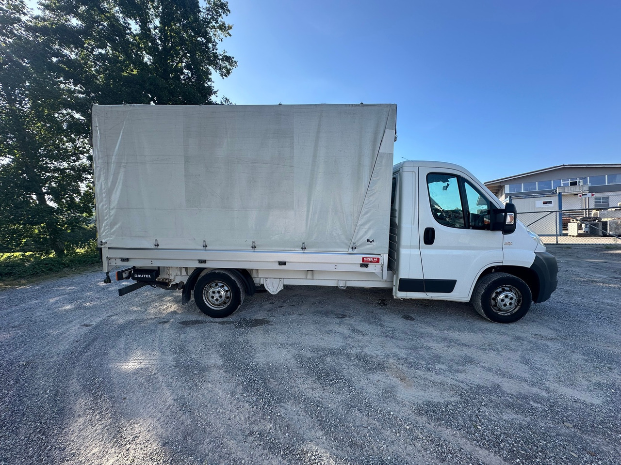 FIAT Ducato 17q 2.3 JTD Hebebühne - Utilitaire rideaux coulissants (PLSC): photos 4 FIAT Ducato 17q 2.3 JTD Hebebühne - Utilitaire rideaux coulissants (PLSC): photos 4