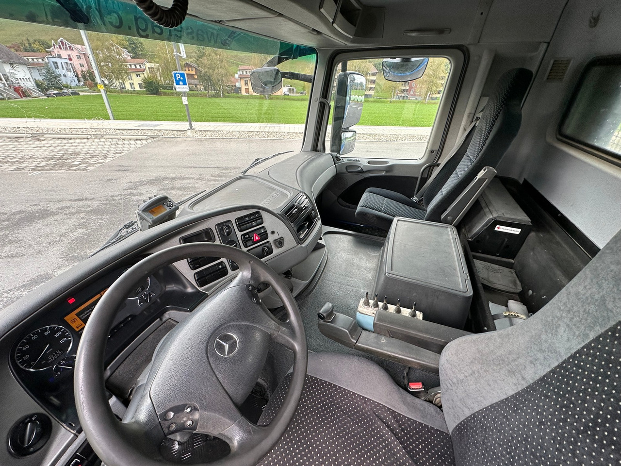 MERCEDES-BENZ Actros 18.32 4x2 Trösch absetzkipper - Camion multibenne: photos 2 MERCEDES-BENZ Actros 18.32 4x2 Trösch absetzkipper - Camion multibenne: photos 2