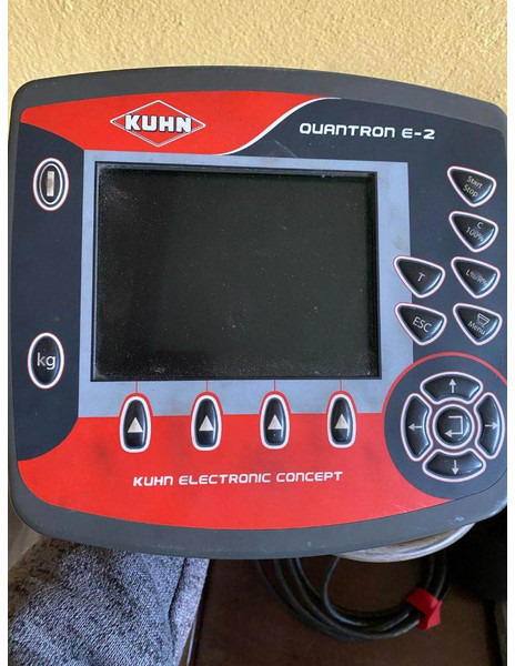 Distributeur d'engrais Kuhn Axis 40.1 W: photos 6