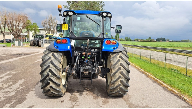 New Holland T 4.105 - Tracteur agricole: photos 4 New Holland T 4.105 - Tracteur agricole: photos 4