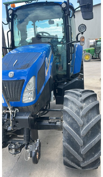 New Holland T 5.105 Smart Trax - Tracteur agricole: photos 1 New Holland T 5.105 Smart Trax - Tracteur agricole: photos 1