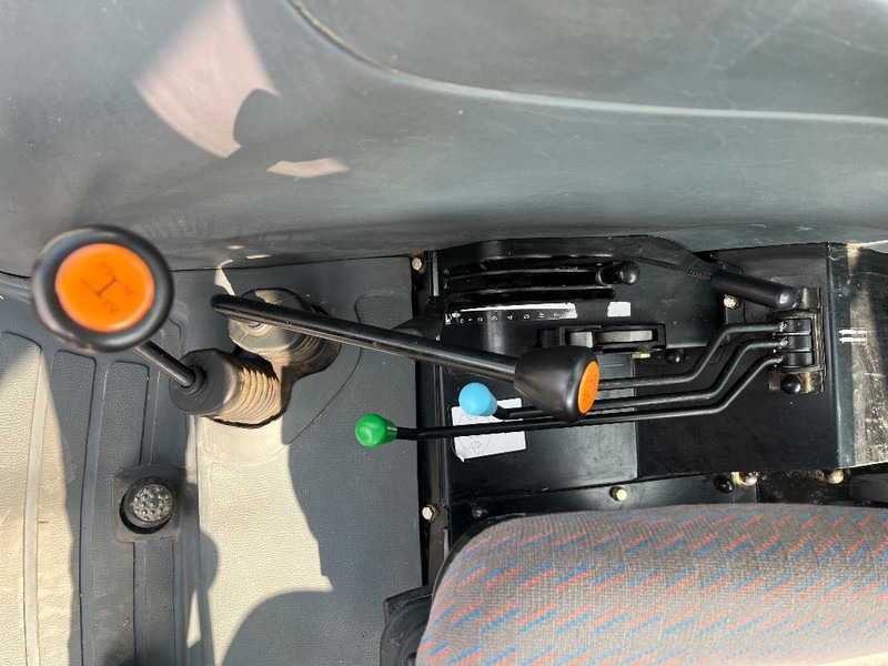 Tracteur agricole New Holland TD 90 D: photos 19 Tracteur agricole New Holland TD 90 D: photos 19