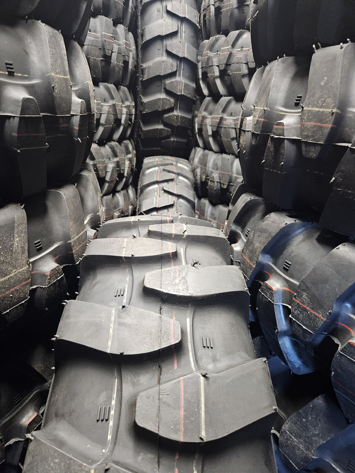 Armour TI300 10.00-20 - Pneu pour Pelle sur pneus: photos 4 Armour TI300 10.00-20 - Pneu pour Pelle sur pneus: photos 4