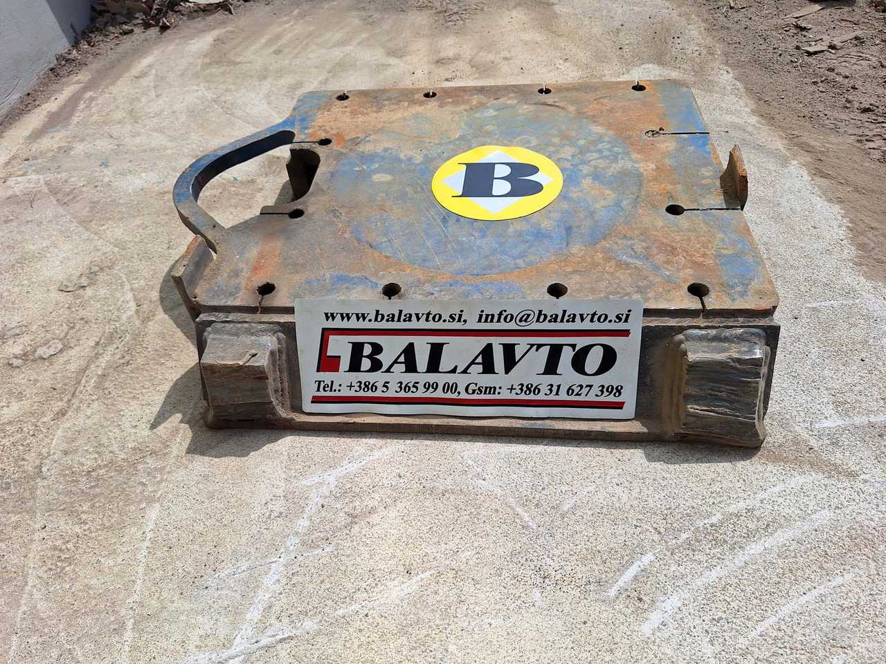 Attachment plate - Attache rapide: photos 2 Attachment plate - Attache rapide: photos 2