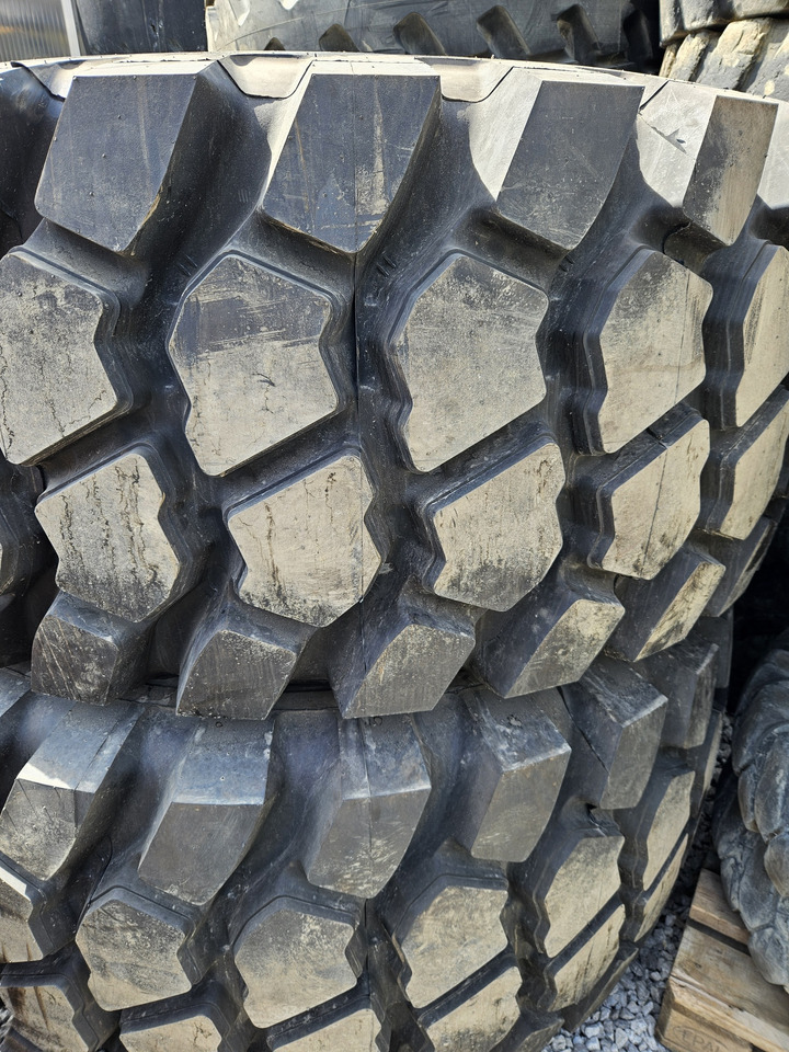 BKT Earthmower L4 29.5R25 - Pneu pour Chargeuse sur pneus: photos 3 BKT Earthmower L4 29.5R25 - Pneu pour Chargeuse sur pneus: photos 3